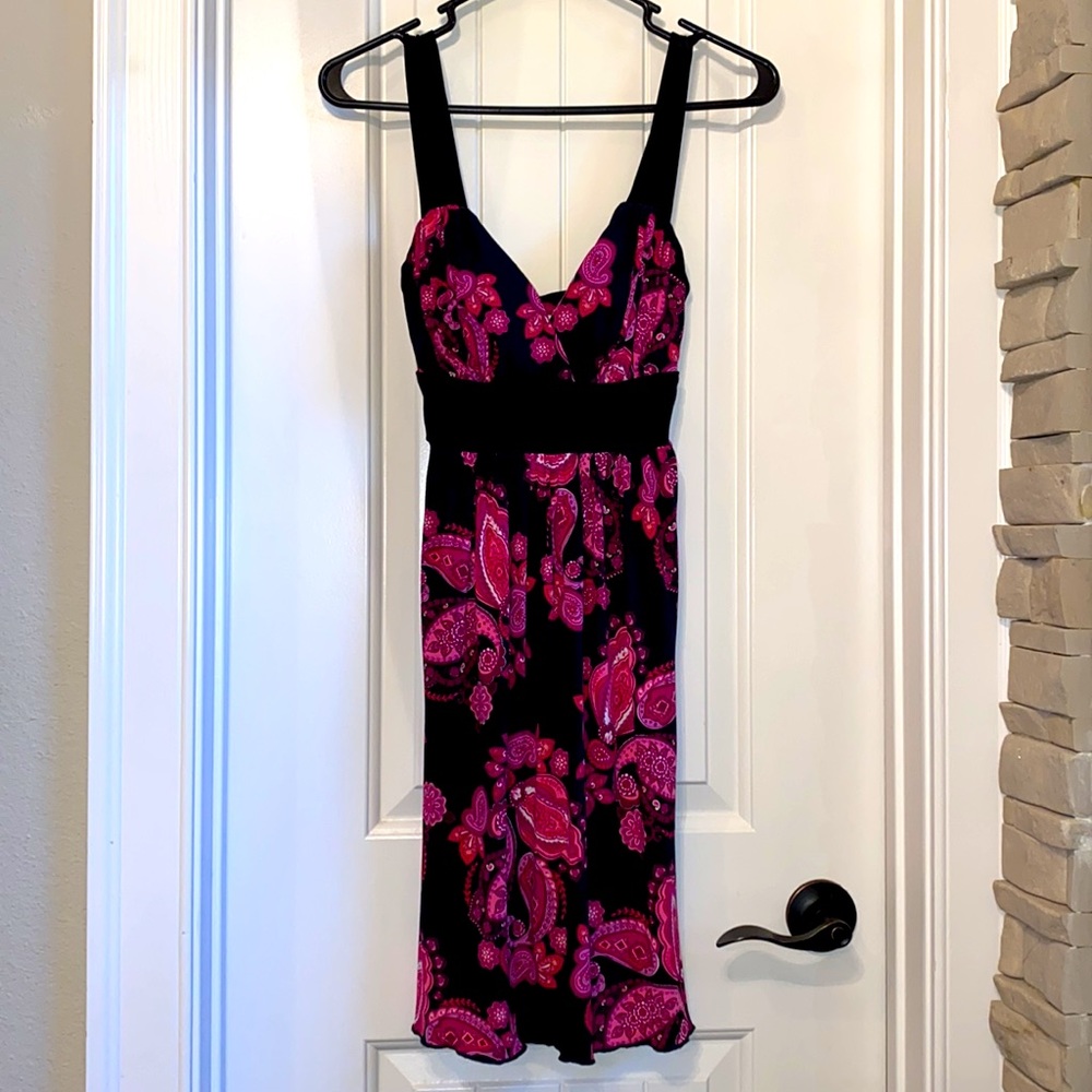 Sleeveless V-neck Dress